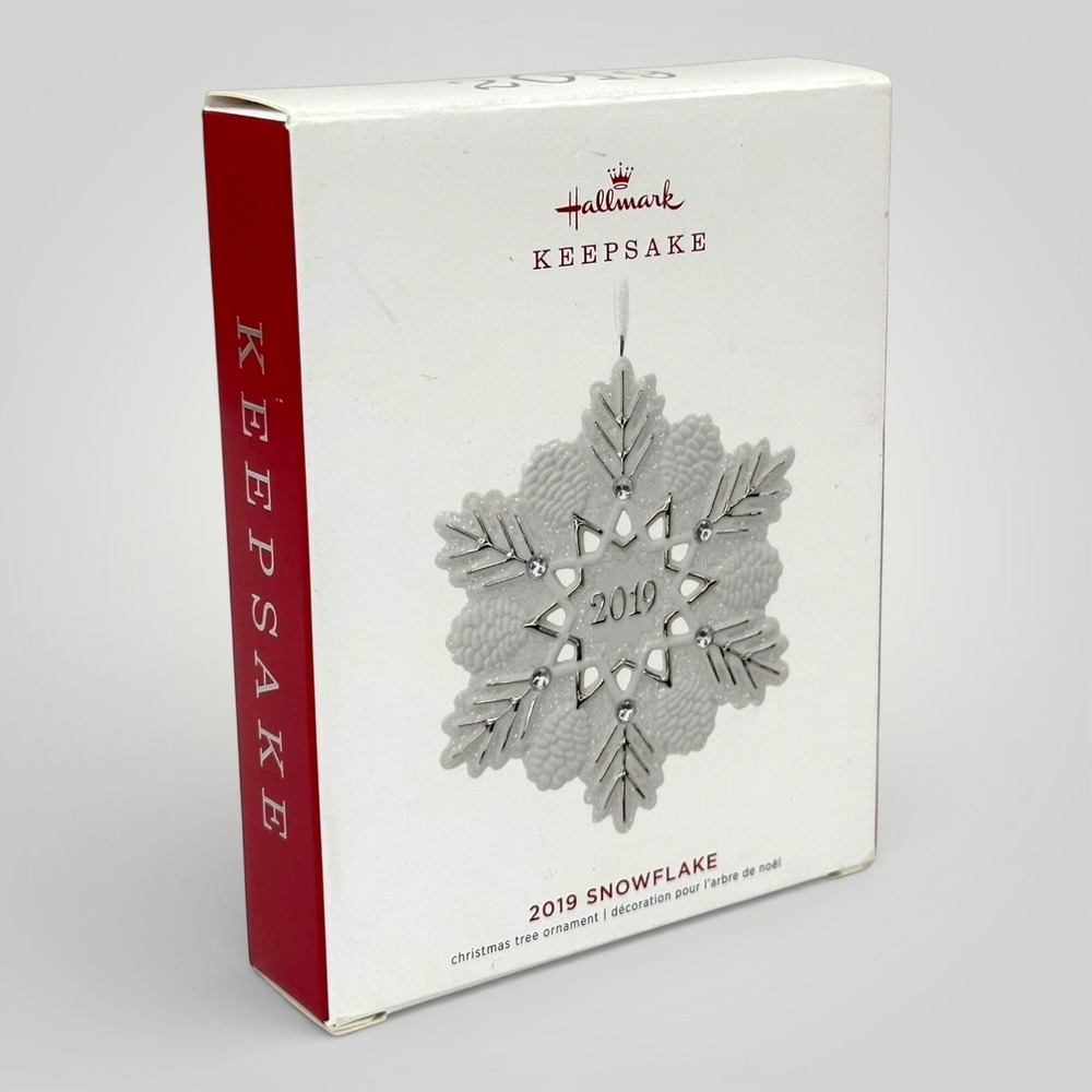 Hallmark Keepsake 2019 Snowflake Ornament White Glitter Jewel Christmas Decor